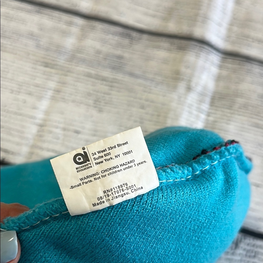 L.O.L. Surprise! Pom Pom Beanie • O/S - Picture 5 of 6